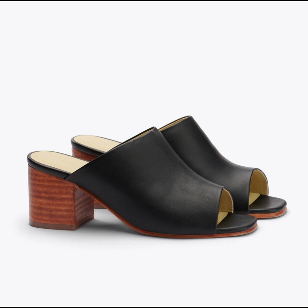Nisolo Paloma Open-Toe Mule, Black Leather (7.5)